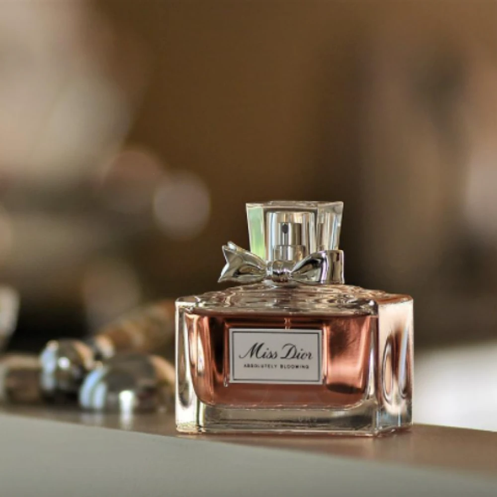 تستر Tester _ عطر  ميس ديور ابسلوتلي بلومينغ  _ اي دي بارفيوم _ 100 مل