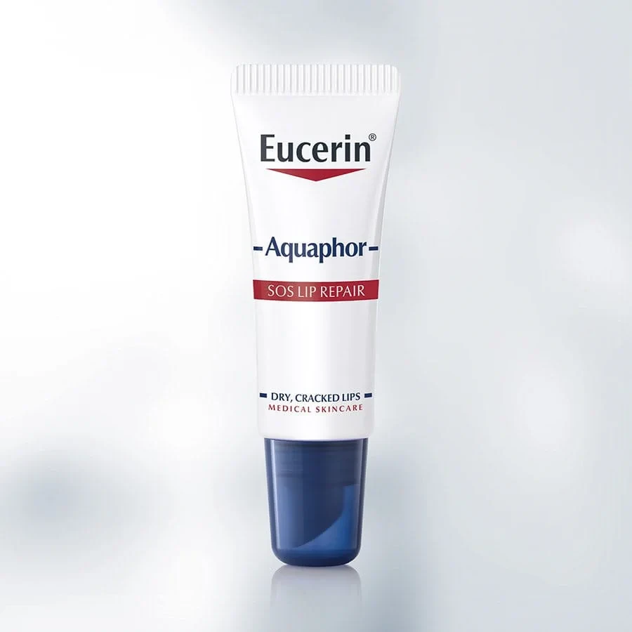 مرطب الشفاه للعناية الفورية من يوسيرين |  Eucerin Aquaphor SOS Lip Balm