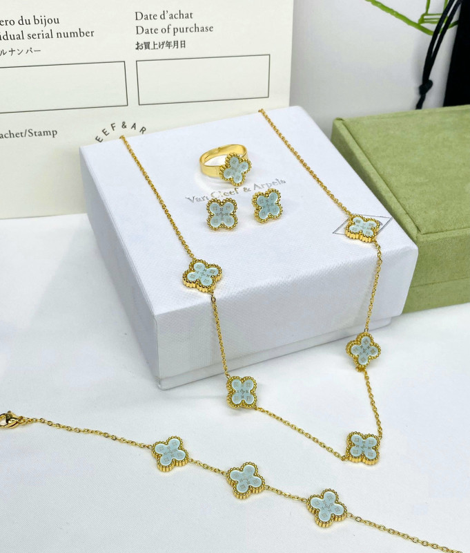 طقم مميز وناعم من فان كليف ستانليس استيل 4 قطع