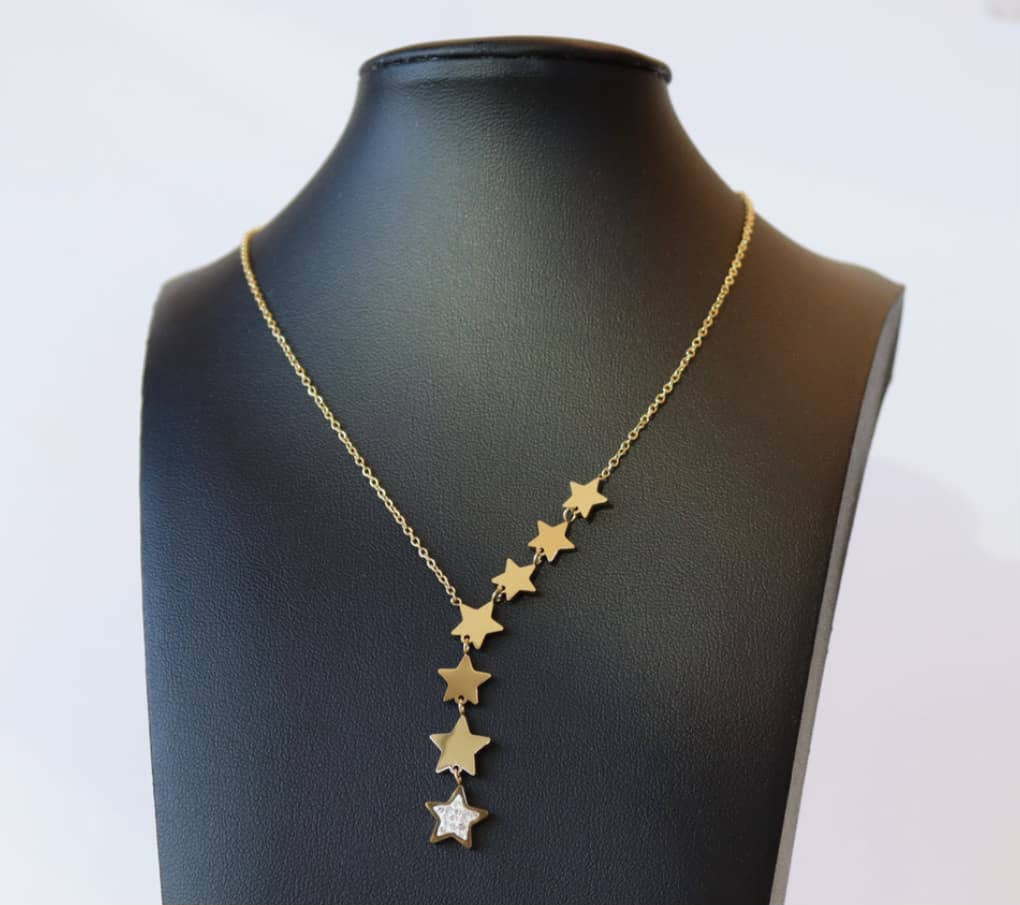 عقد نجوم مرصع بالزركون مطلي بالذهب