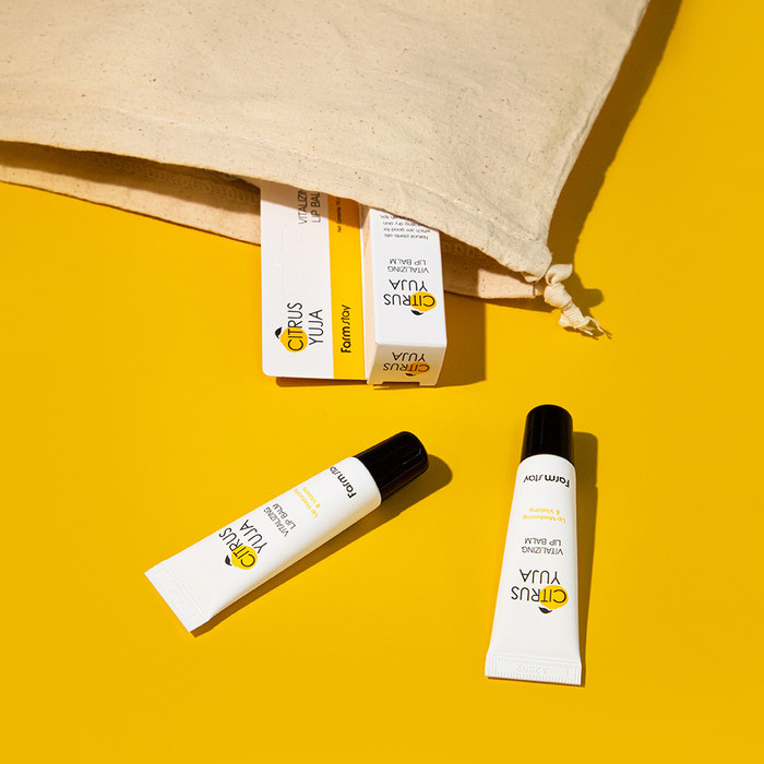 مرطب شفاه بالزيوت النباتية  الطبيعية من فارم ستاي  |  Farmstay Citrus Yuzu Vitalizing Lip Balm