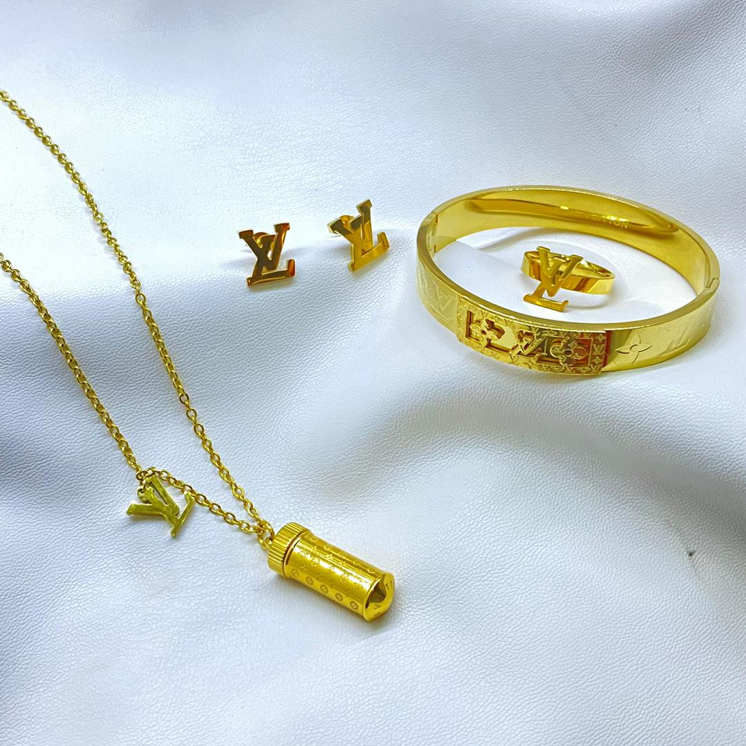 طقم لويس فيتون استانلس ستيل اصلي - 4 قطع