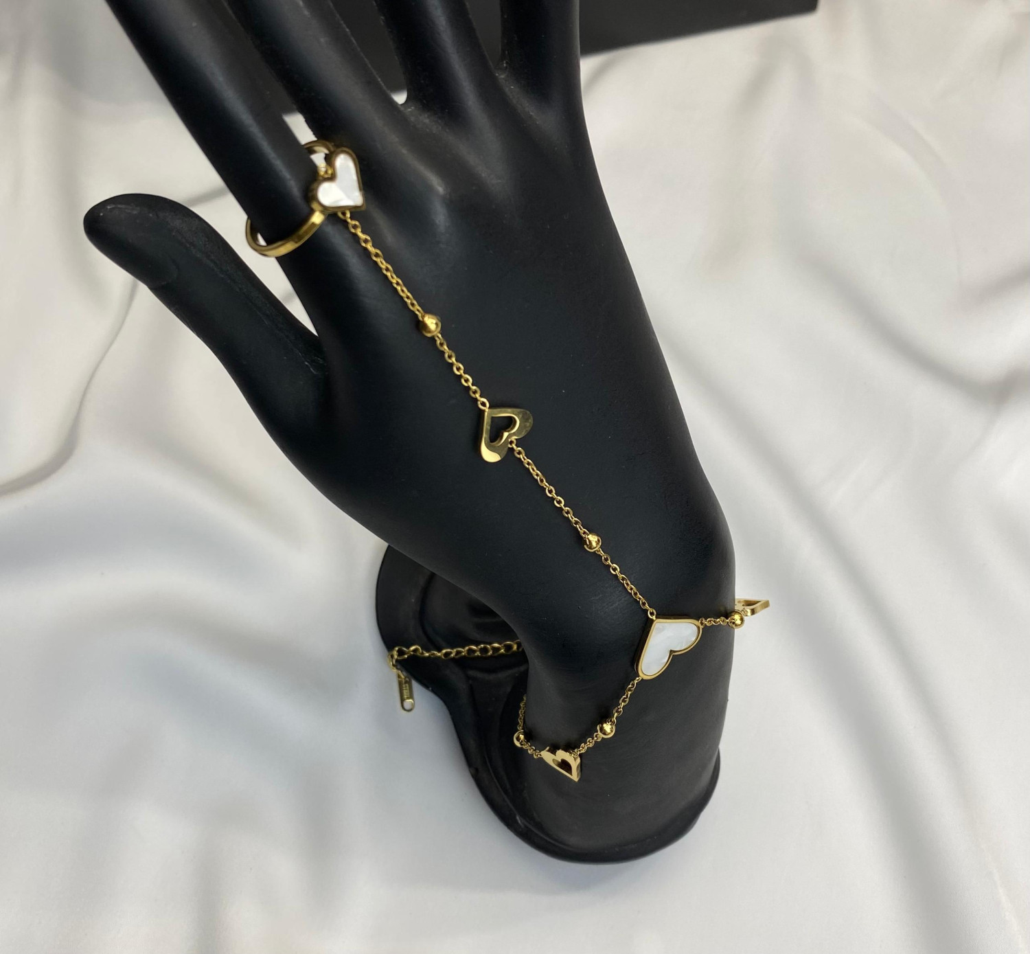 أسواره كف  بالأصبع أنيق منقوش على شكل قلب ستانلس ستيل